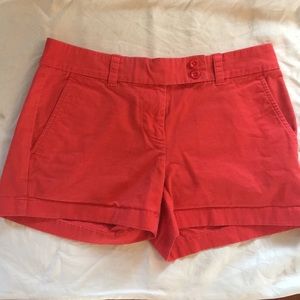 Red vineyard vine shorts